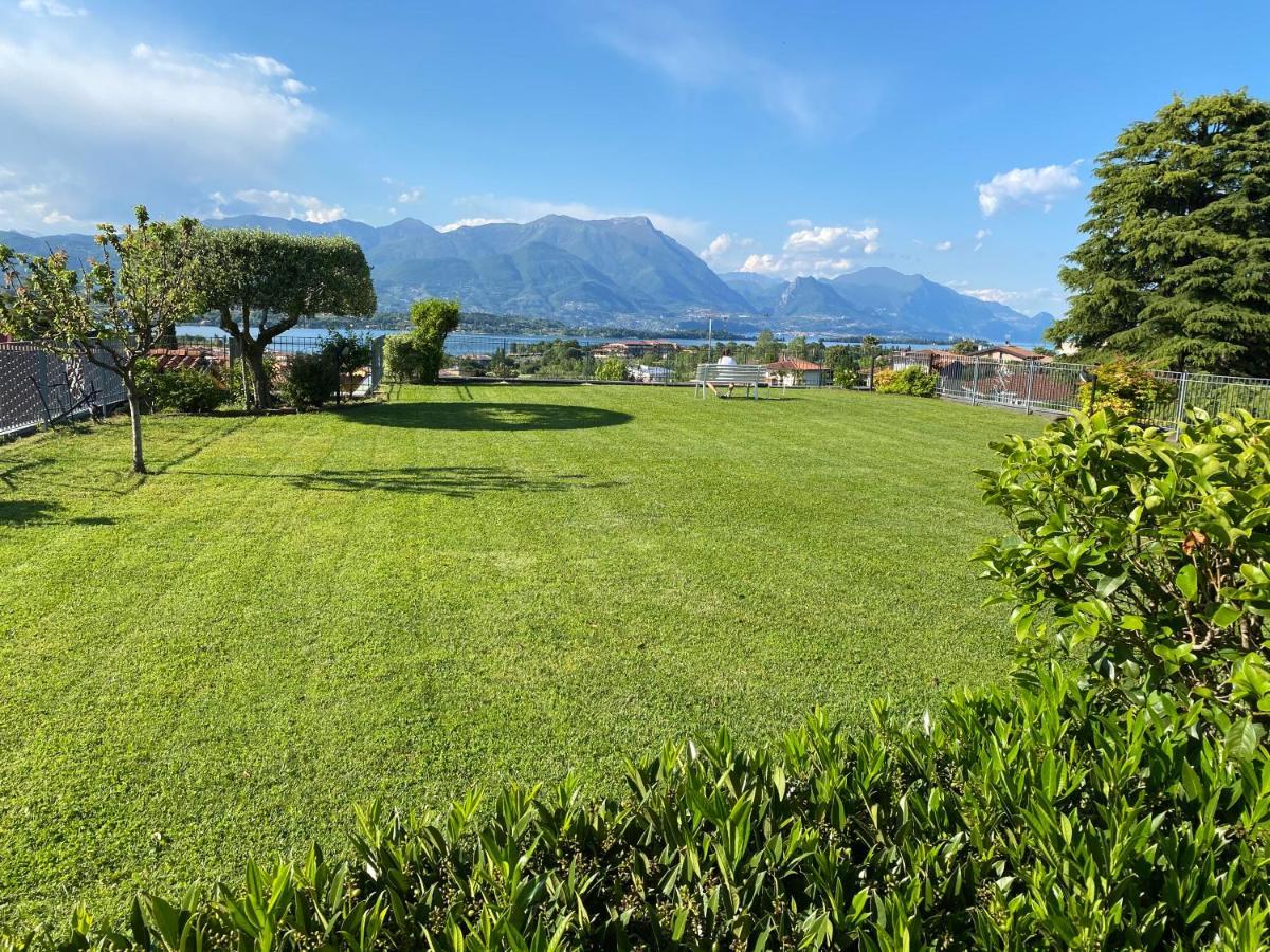 Flowers & Garden Apartment Con Vista Lago Manerba del Garda Exterior foto