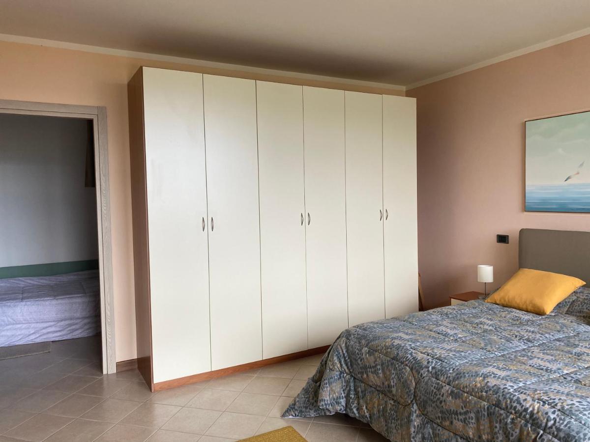 Flowers & Garden Apartment Con Vista Lago Manerba del Garda Exterior foto