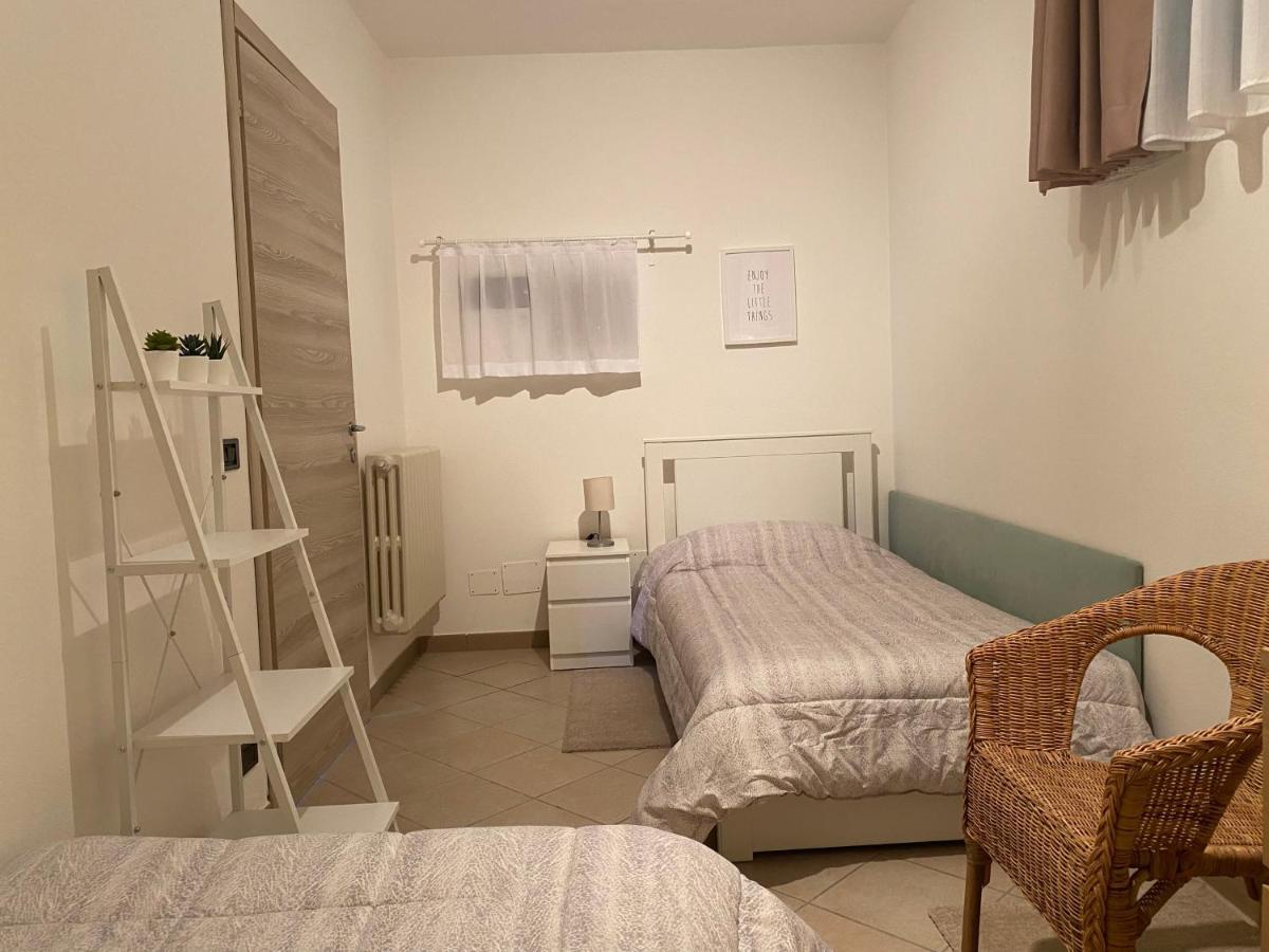 Flowers & Garden Apartment Con Vista Lago Manerba del Garda Exterior foto