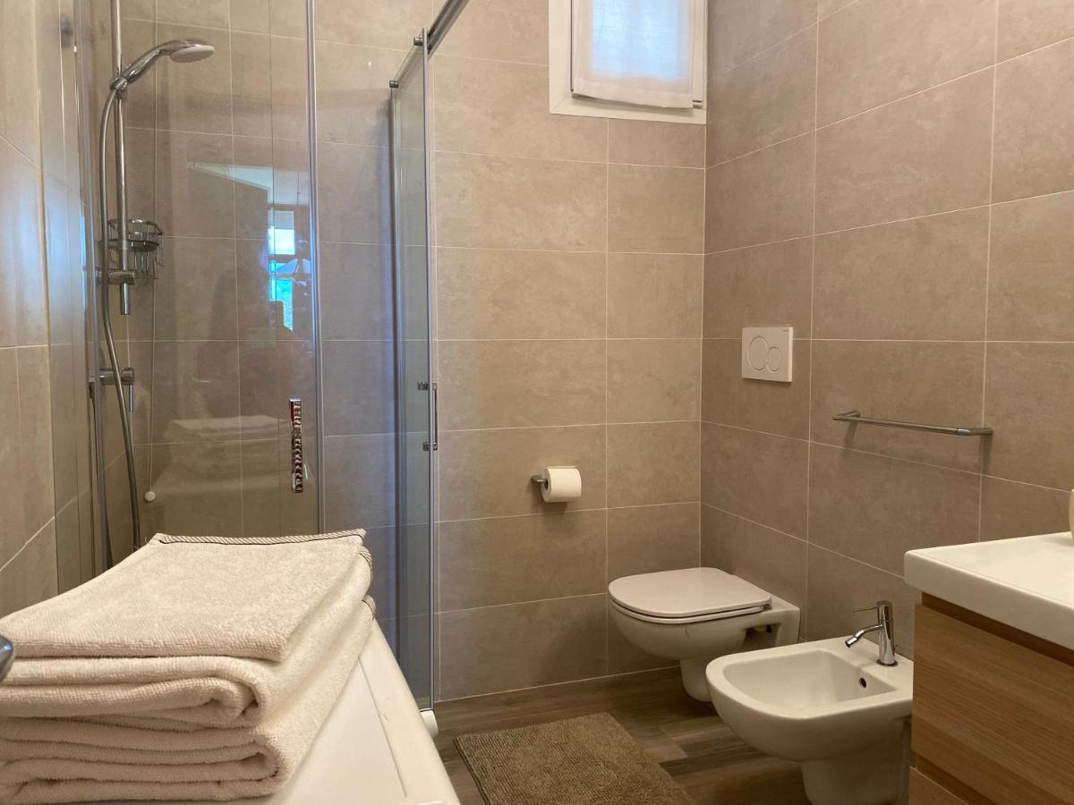 Flowers & Garden Apartment Con Vista Lago Manerba del Garda Exterior foto